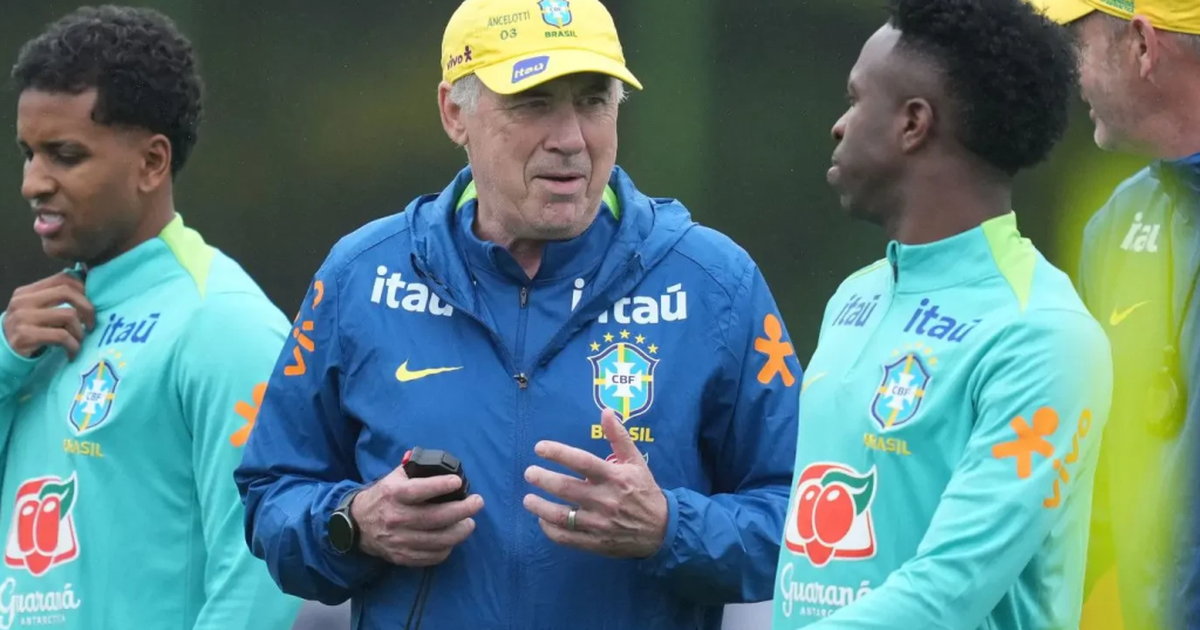  Carlo më tha se do të më jepte një dhuratë nëse shënoja me kokë   si Ancelotti transformoi sulmin e Brazilit