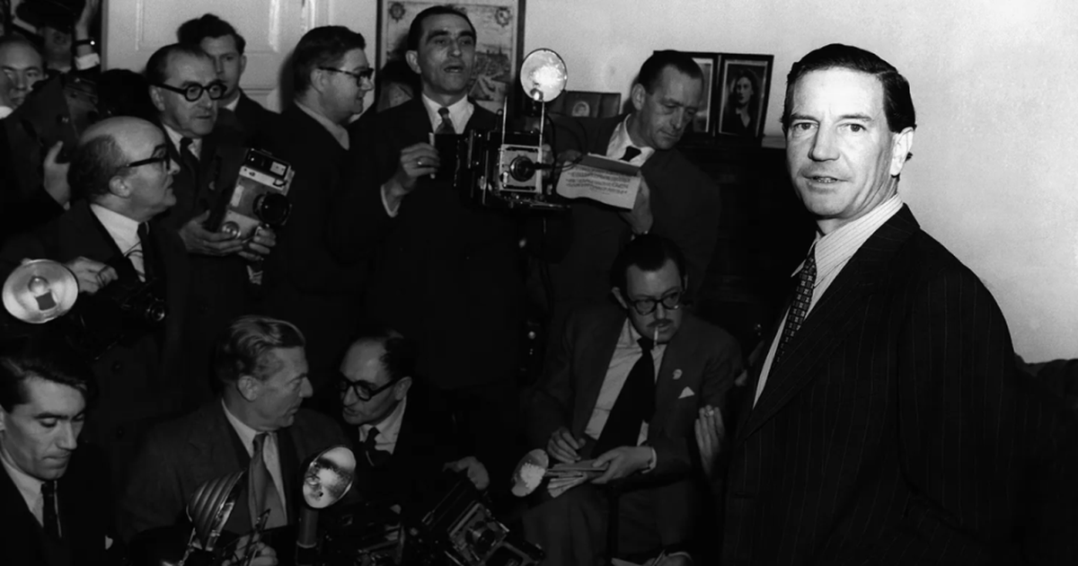 pse-deshtoi-cia-ne-rrezimin-enver-hoxhes-historiani-britanik-rrezon-mitin-e-rolit-te-agjentit-te-dyfishte-kim-philby