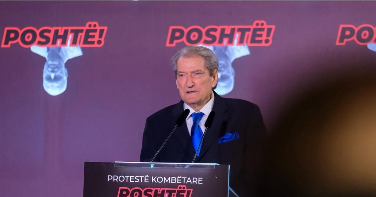 Berisha  Ata që rrëzuan bustin e diktatorit nuk e mendonim se 35 vjet më vonë  pushteti do ishte në duart e një krimineli