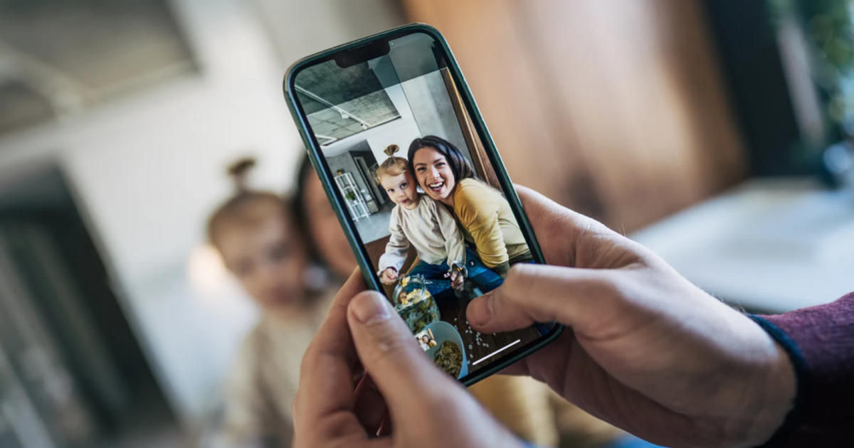 Pse nuk duhet t i jepni Instagram it dhe Facebook ut akses të plotë për fotot e galerisë  Paralajmërimi i ekspertëve