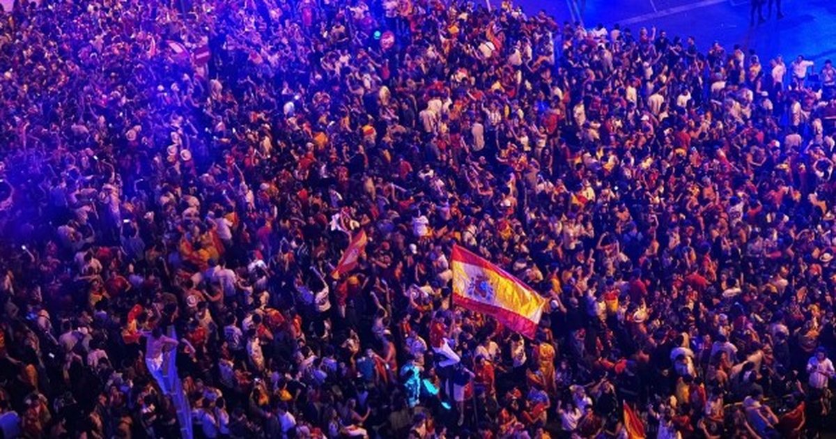 Festimet në Spanjë kthehen në tragjedi  13 vjeçari humb jetën nga shembja e një shatërvani  Plagosen 3 të tjerë