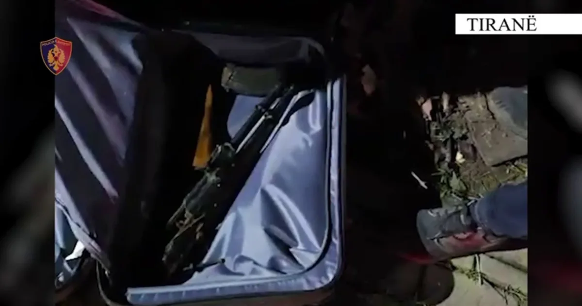 Kishte fshehur kallashnikovin në valixhe me qëllim shitjen  arrestohet 24 vjeçari pranë terminalit të autobusëve në Tiranë