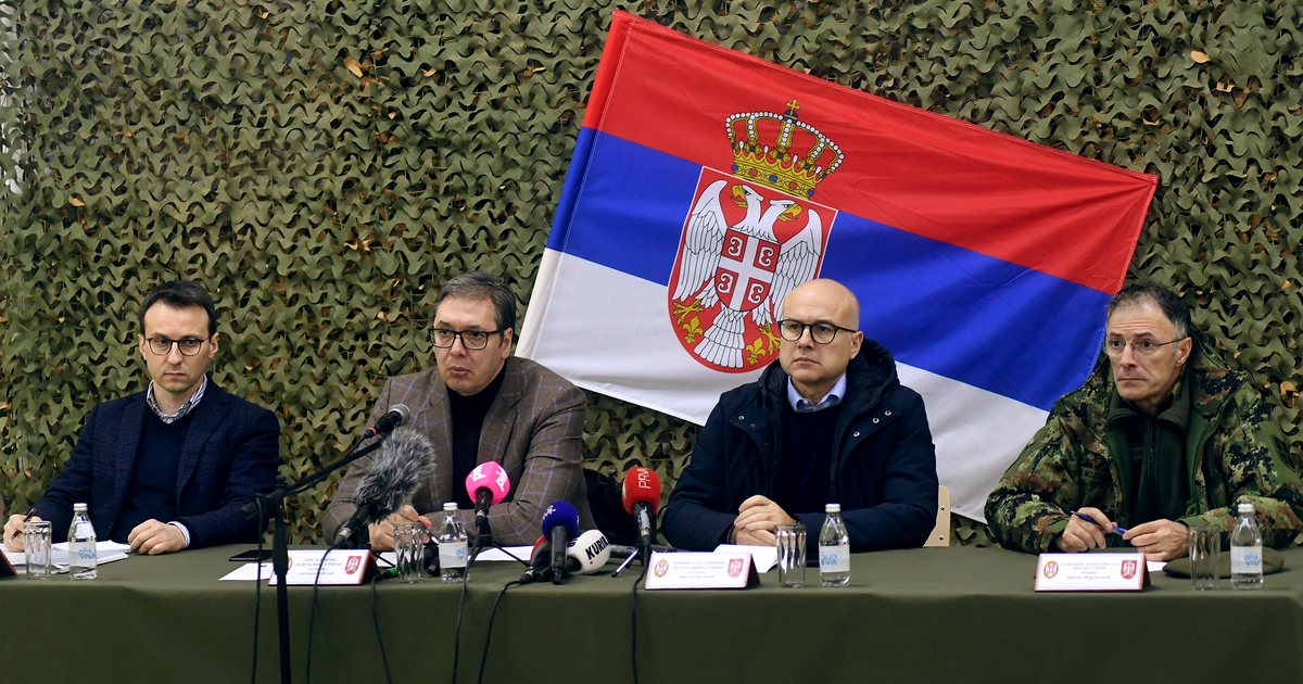 Vuçiç u lë mesazh ushtarëve  Kosova është e jona dhe duhet mbrojtur 
