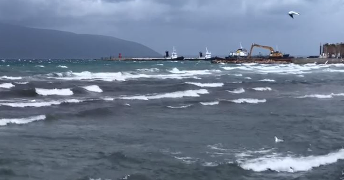 Erë e fortë në Vlorë  pezullohet lundrimi për mjetet e vogla dhe ato të peshkimit