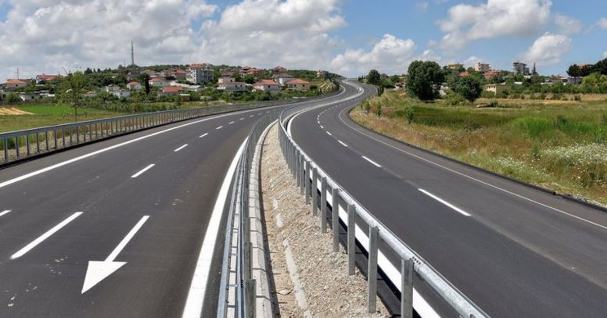 Protestat për Zvërnecin  gazetari tregon kur Olldashi shkoi në Bruksel për autostradën Fier Vlorë dhe BE refuzoi të firmoste për shkak të    pelikanit kaçurrel të Nartës