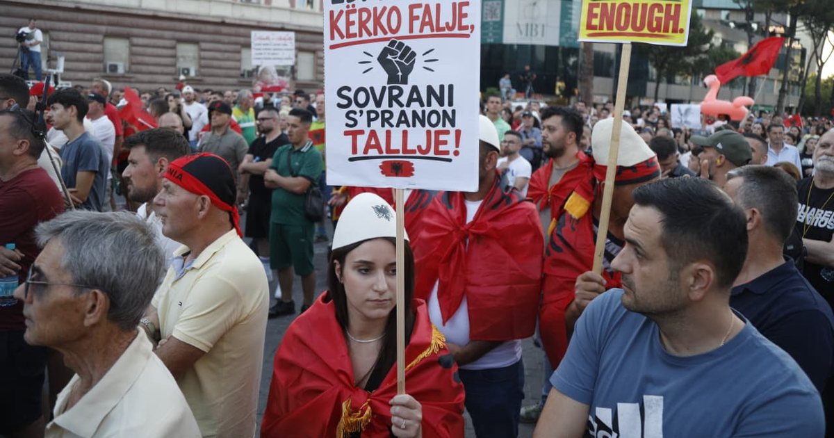 Protesta e 20 të  aktivistët  Po vjen mërgata  kanë prerë biletë pa kthim