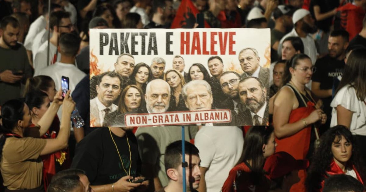  Revolucioni Flamingo   nis protesta e 22 të në Tiranë