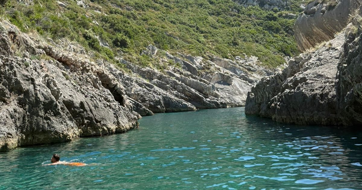 Një ditë mes mrekullive të Karaburunit dhe Sazanit
