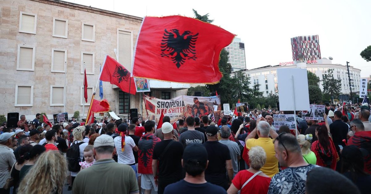 Zbulohen 13 anëtarët e Grupit Koordinues të Protestës  u dërgojnë ambasadave listën me kërkesat e protestuesve
