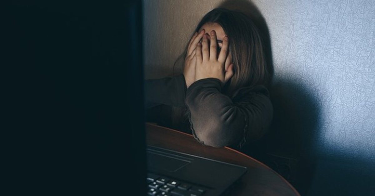 E frikshme  Mbi 42 mijë foto dhe video të abuzimit seksual me fëmijë zbulohen në një faqe interneti shqiptare 