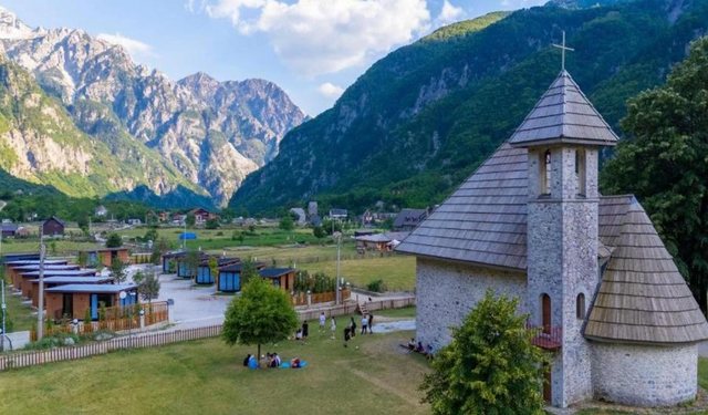 “Marinsi” i Suel Çelës, biznesmeni i “Eagle Villas