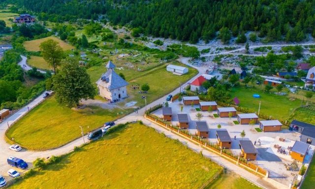 “Marinsi” i Suel Çelës, biznesmeni i “Eagle Villas