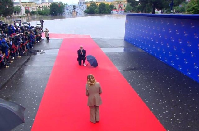 "Edi ‘stop’"/ Kryeministri Rama i bën pritjen e