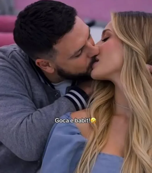 "Miri dhe Selin duke u puthur", rrjeti shpërthen nga fotoja