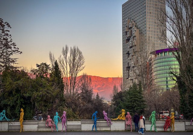 Kullat janë bosh: Brenda çmendurisë së ndërtimit