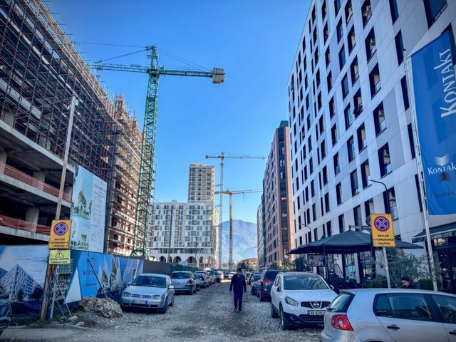 Kullat janë bosh: Brenda çmendurisë së ndërtimit