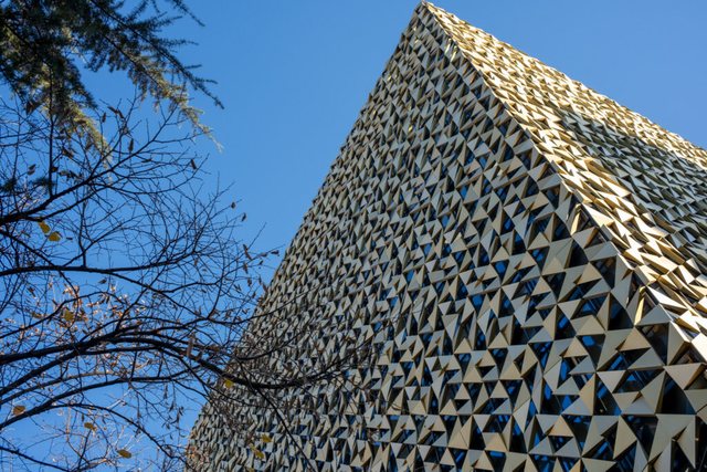 Kullat janë bosh: Brenda çmendurisë së ndërtimit