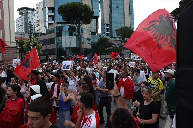 “Rama n’burg, Berisha n’burg”/ Marshimi kilometrik i