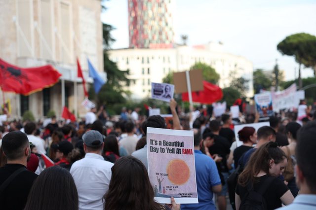 “Rama n’burg, Berisha n’burg”/ Marshimi kilometrik i