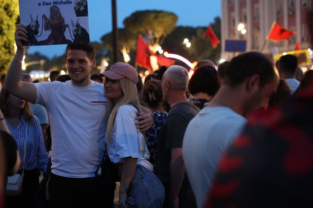 “Rama n’burg, Berisha n’burg”/ Marshimi kilometrik i