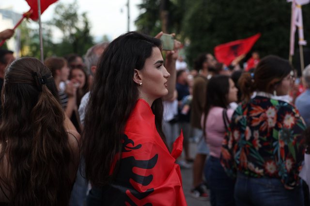 “Rama n’burg, Berisha n’burg”/ Marshimi kilometrik i