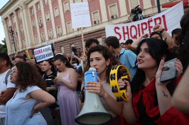 “Rama n’burg, Berisha n’burg”/ Marshimi kilometrik i
