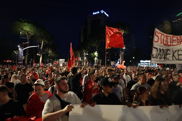 “Rama n’burg, Berisha n’burg”/ Marshimi kilometrik i