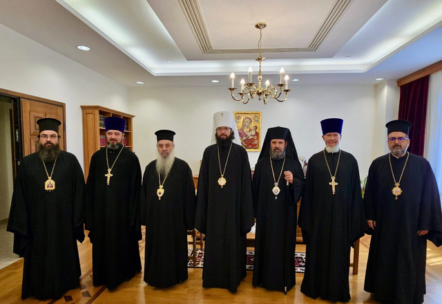 Kryepeshkopi Joan pret në takim një delegacion nga Kisha Ortodokse e