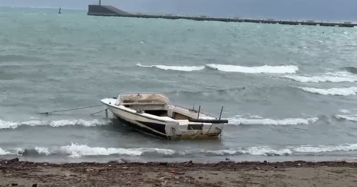 Moti i keq në Vlorë  pezullohet lundrimi për mjetet e vogla  shtyhet nisja e tragetit drejt Brindisit
