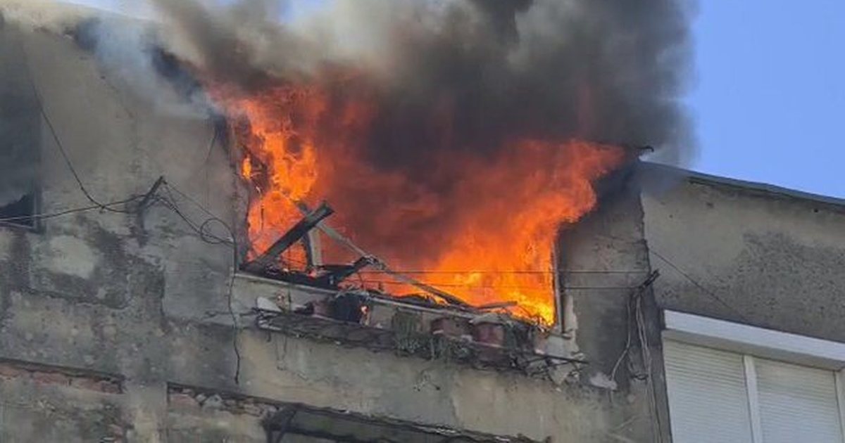 Përfshihet nga flakët banesa në Fier  lëndohet foshnja 2 muajshe