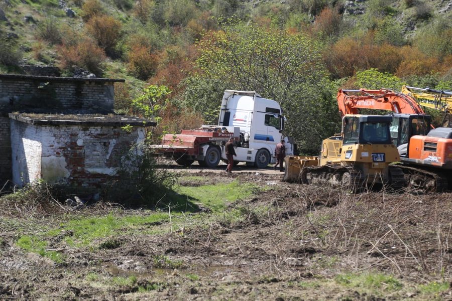 Kampi i refugjatëve në Gjadër, qeveria italiane kundërshton