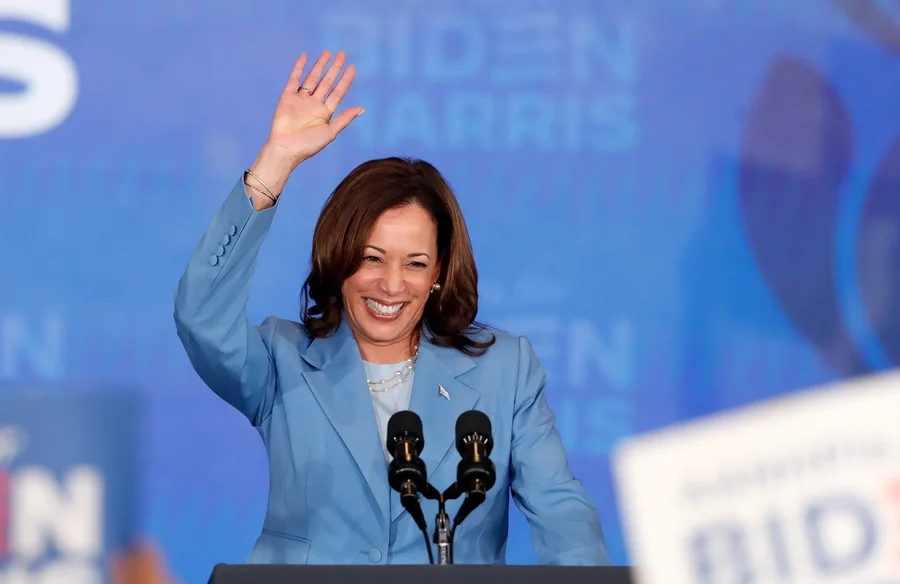 5 arsyet pse Kamala Harris është favorite nëse Biden