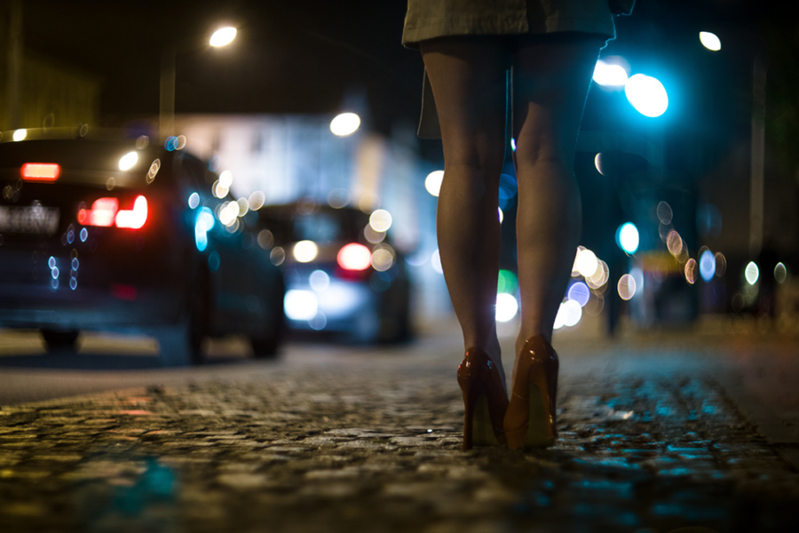 19-vjeçarja nga Berati shfrytëzonte dy motrat për prostitucion,