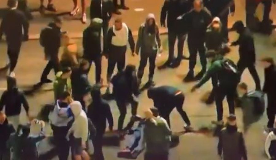 Incident në protestë, huliganët rrahin studentët në