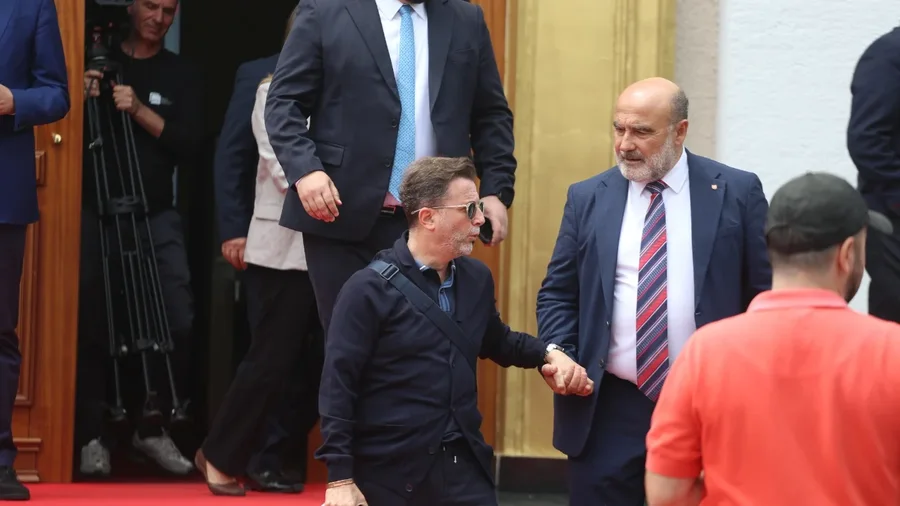 Çfarë nuk u pa në Kuvend! Buzëqeshje e