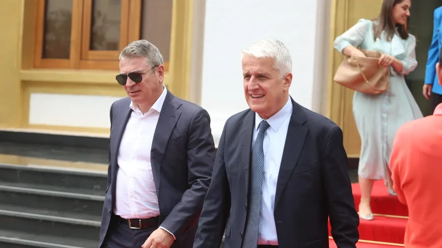 Çfarë nuk u pa në Kuvend! Buzëqeshje e