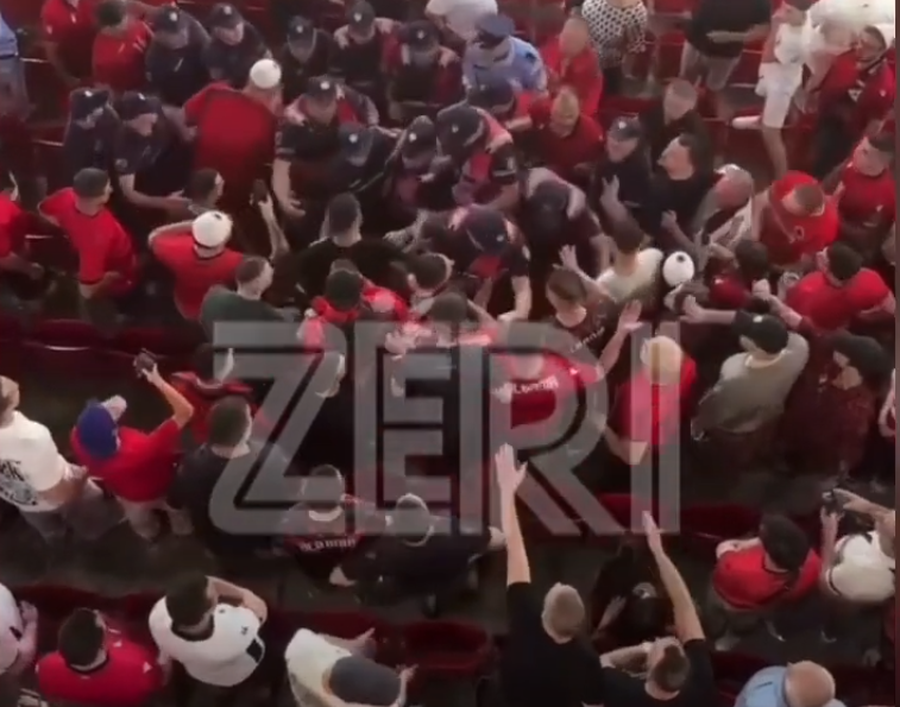 VIDEO/ Kishte veshur bluzë me mbishkrimin UÇK, tifozi nga Kosova