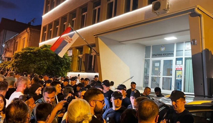 Opozita shpall fitore në Kosjeriç të Serbisë, Qeveria nuk