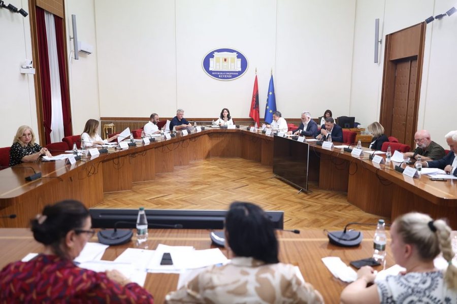 "Jam në Ukrainë"/ Maxhoranca shtyn seancën e së