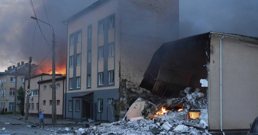 Sulme ajrore ruse në Kiev dhe Odessa/ Bombardohet edhe një spital,