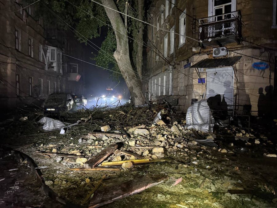 Sulme ajrore ruse në Kiev dhe Odessa/ Bombardohet edhe një spital,