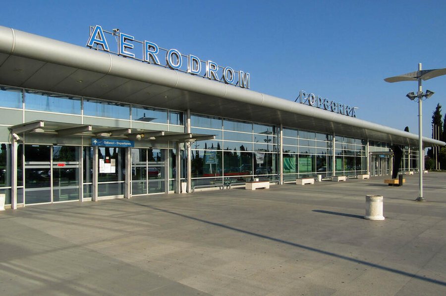 Tenderi për aeroportet! Përplasje në qeverinë e Malit