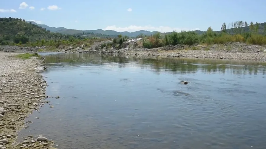 U denoncua i zhdukur, gjendet i pajetë buzë Shkumbinit
