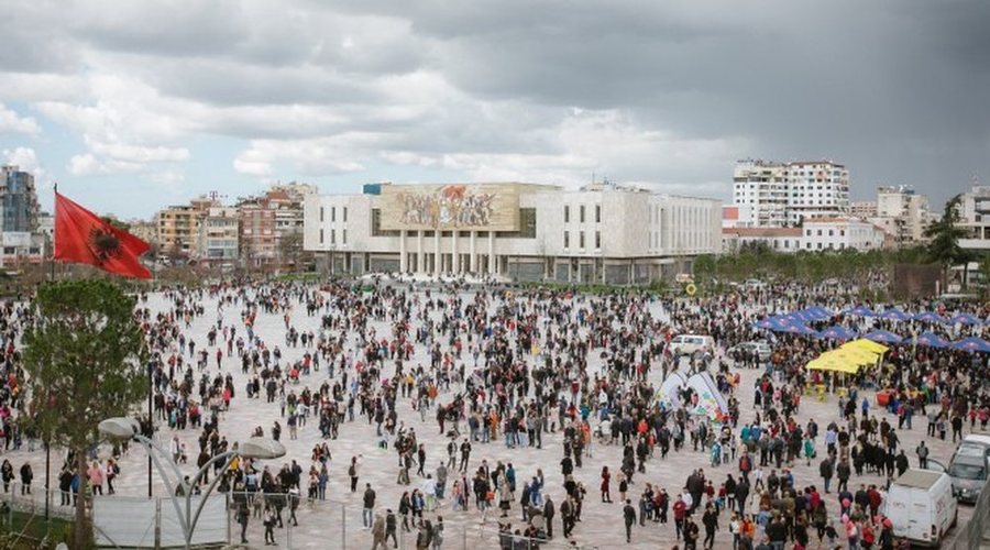 Popullsia zbret në 2.36 mln banorë, nga emigracioni dhe rënia e