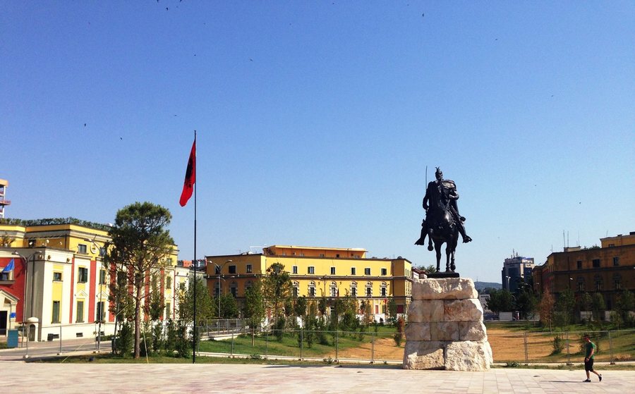 Kardashev, Shqipëria dhe mitologjia e kontrollit