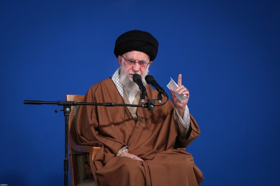 Khamenei fshihet në një bunker nëntokësor, gati të