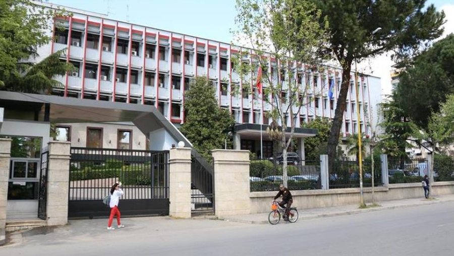 Kthehen në atdhe 3 nga shqiptarët që mbetën në Izrael