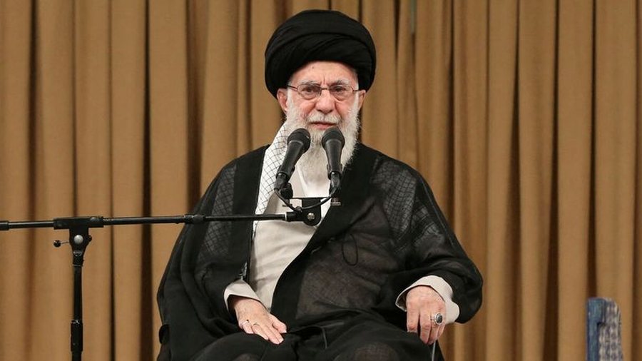 'Dorëzohuni'! Lideri i Iranit i përgjigjet Trump: Izraeli ka