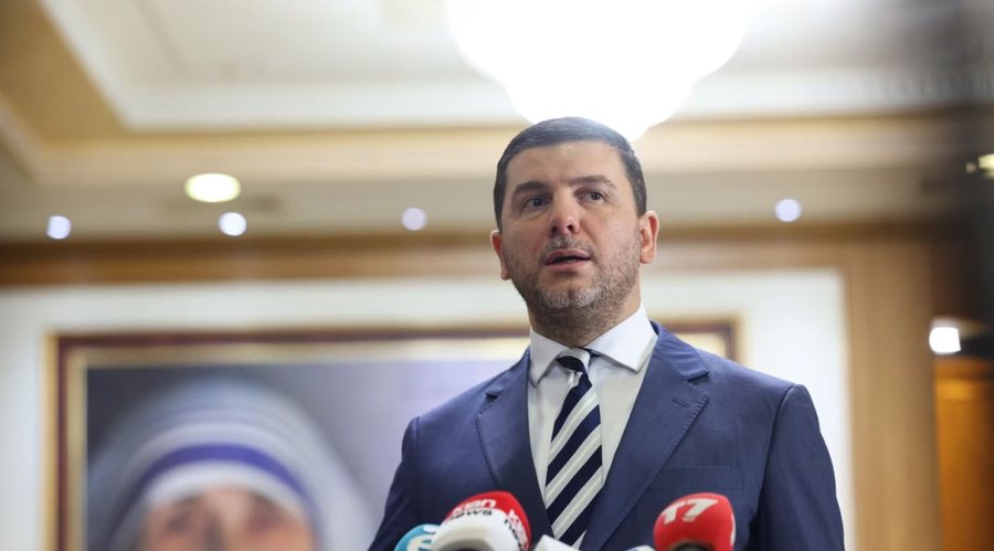 Krasniqi rizgjidhet kryetar i PDK-së