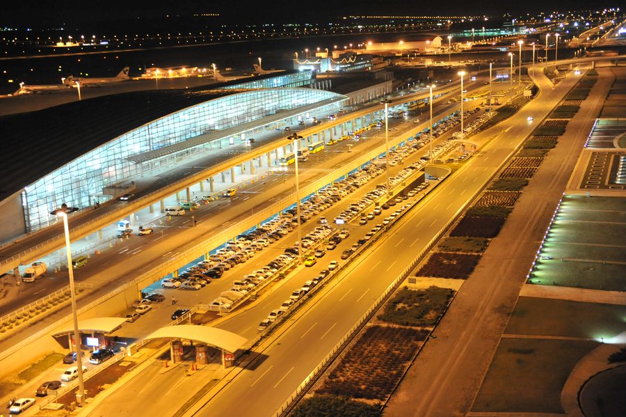 Lufta Izrael-Iran, aeroportet në alert, pezullohen dhjetëra fluturime